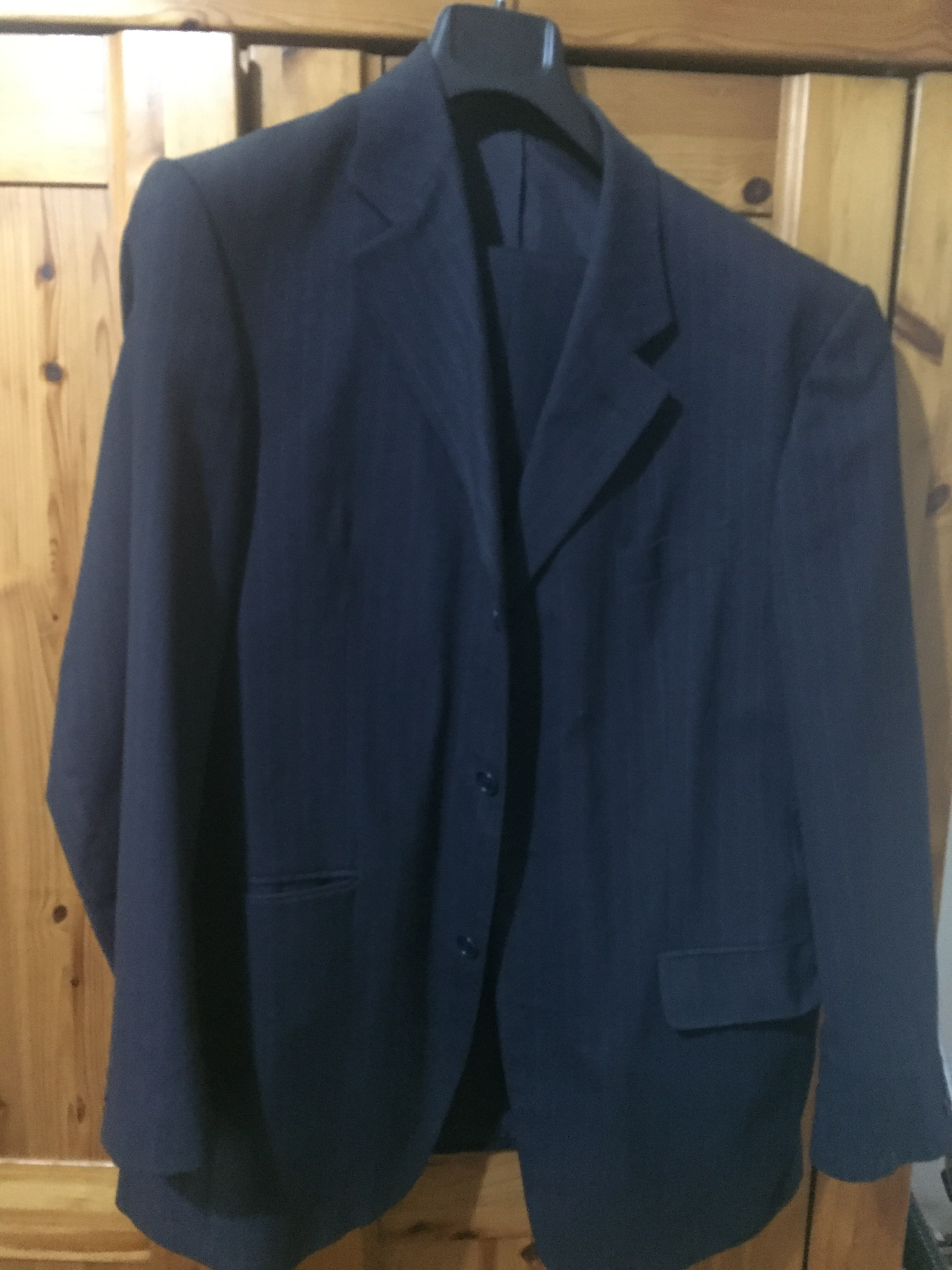 Prodajem muško odijelo