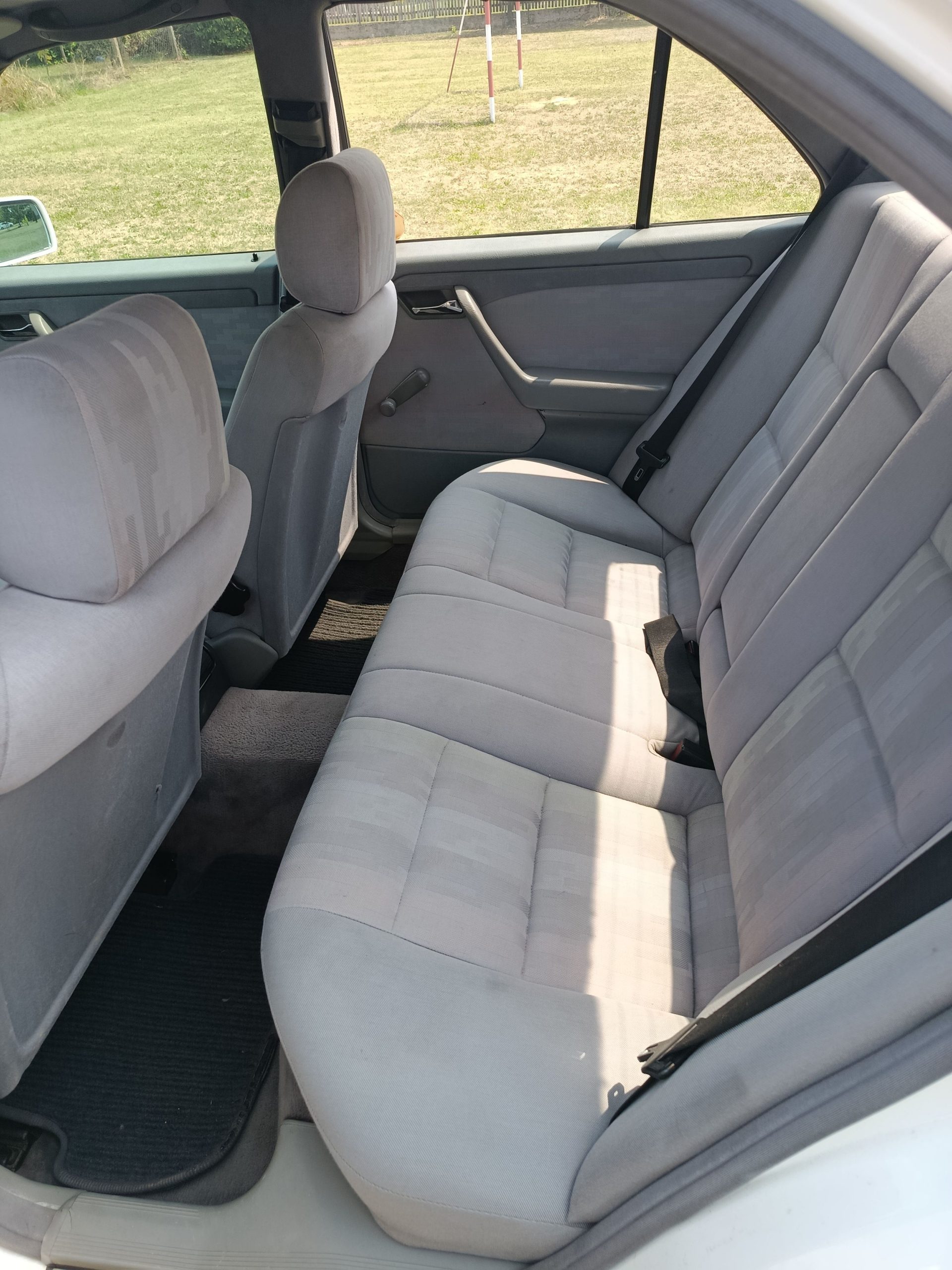 MERCEDES C200 TOP STANJE!
