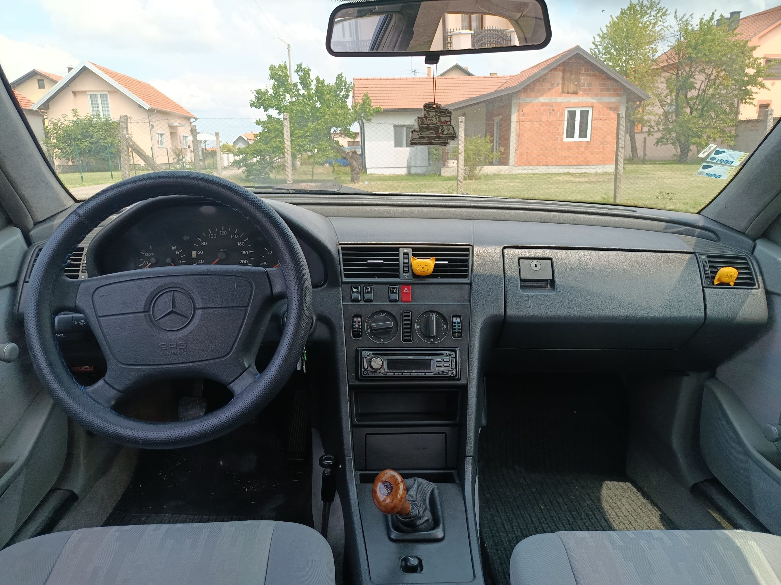 MERCEDES C200 TOP STANJE!