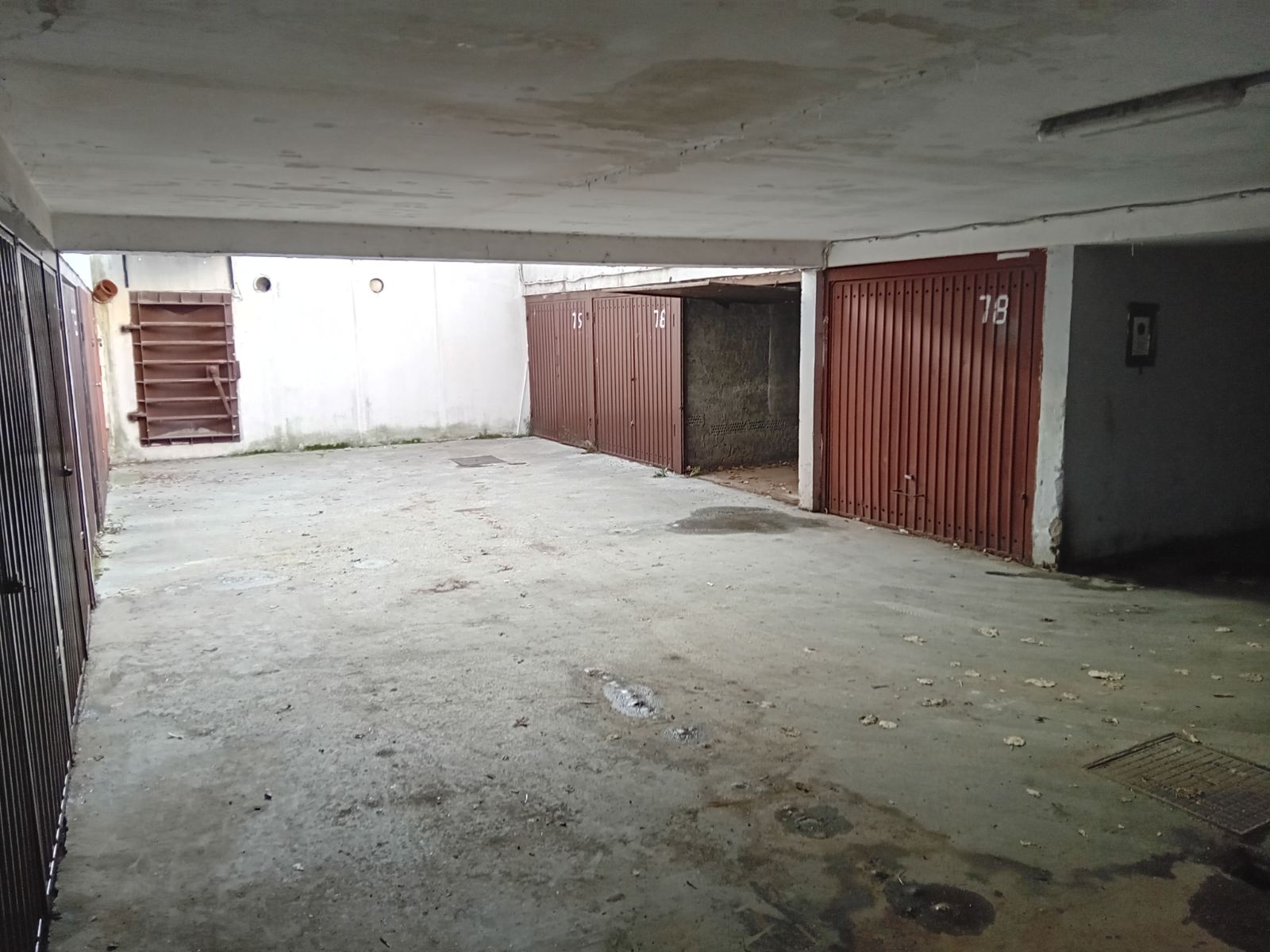 Izdajem garažu u centru Sarajeva