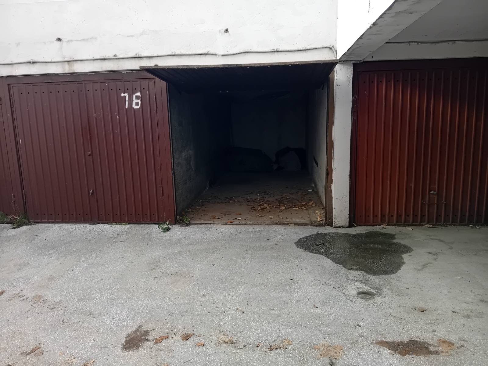Izdajem garažu u centru Sarajeva