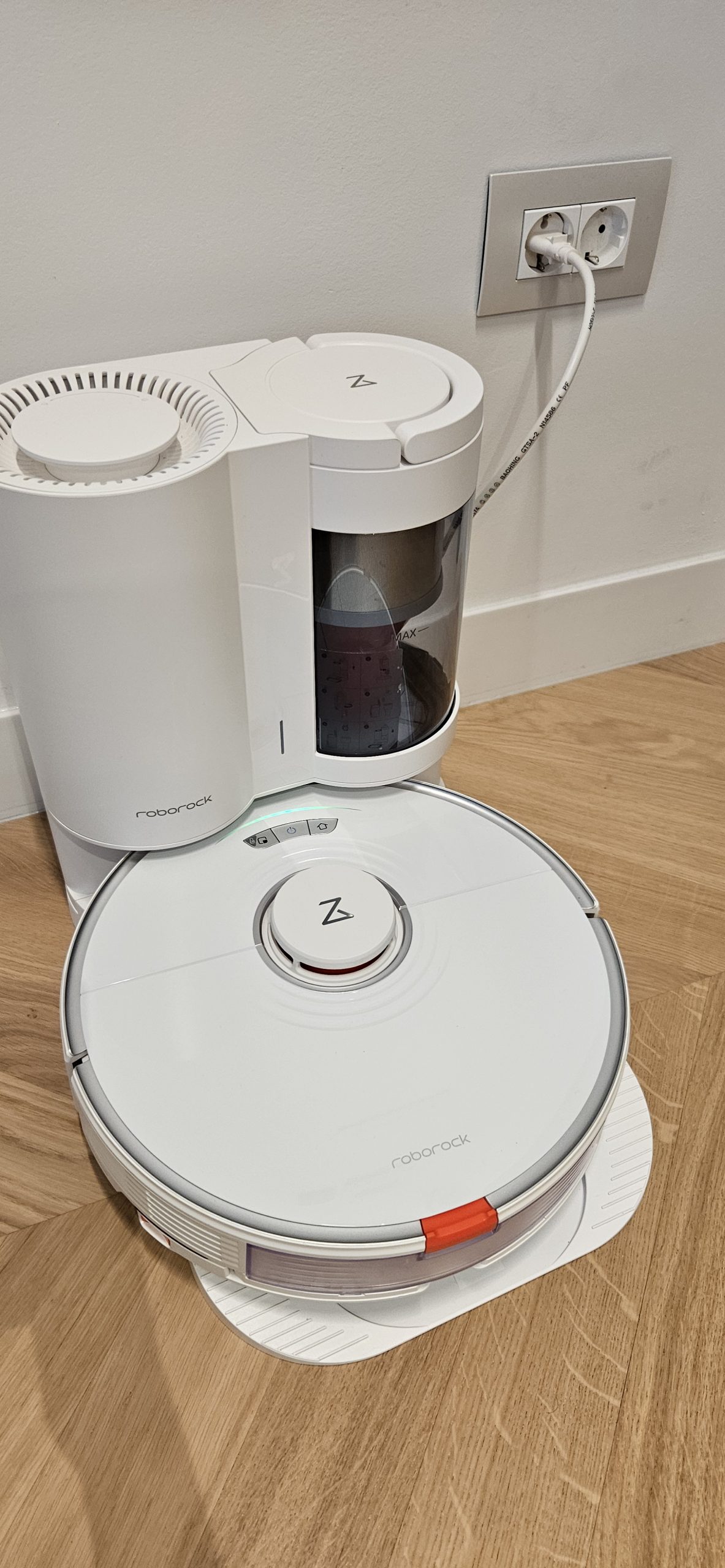 Robotski usisavač Roborock S7+ KAO NOV – 300 EUR