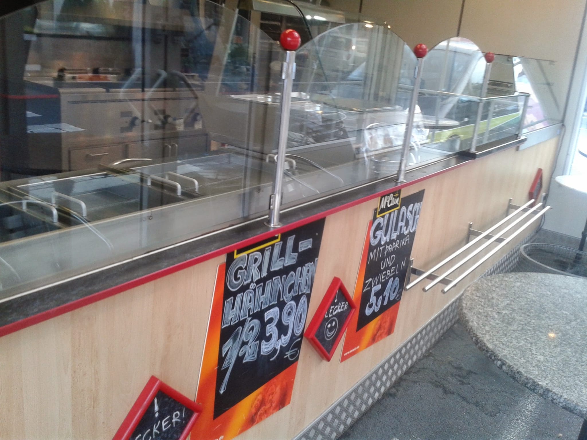 Montazni objekat za brzu hranu -imbiss.