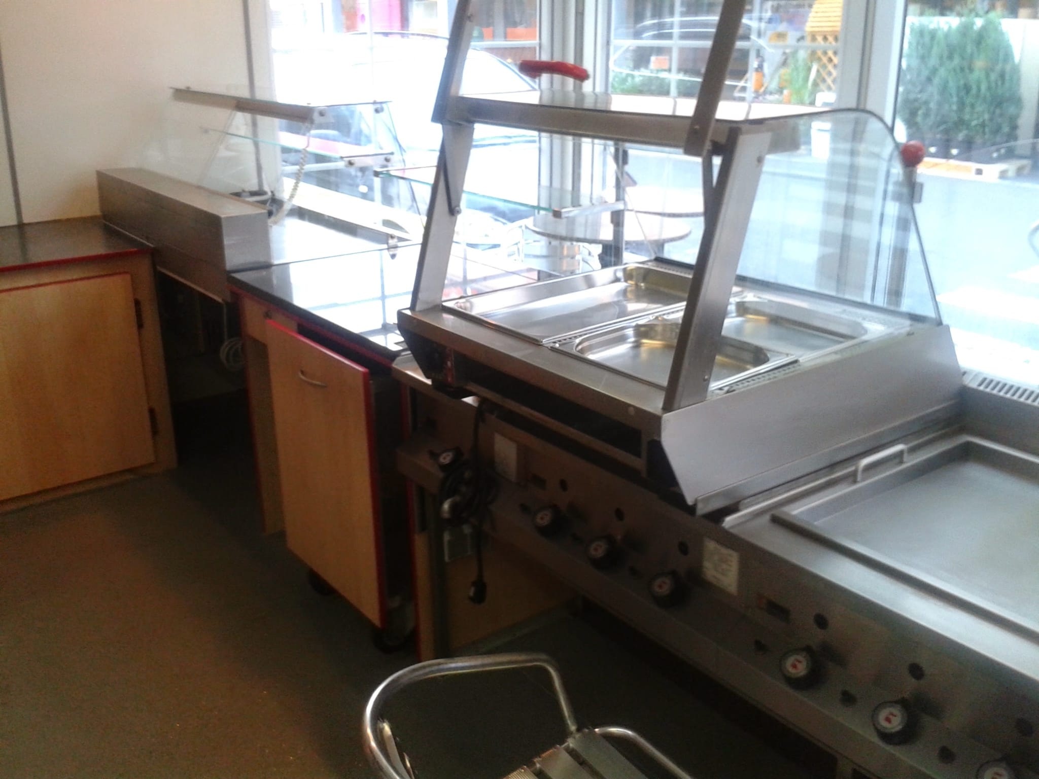 Montazni objekat za brzu hranu -imbiss.