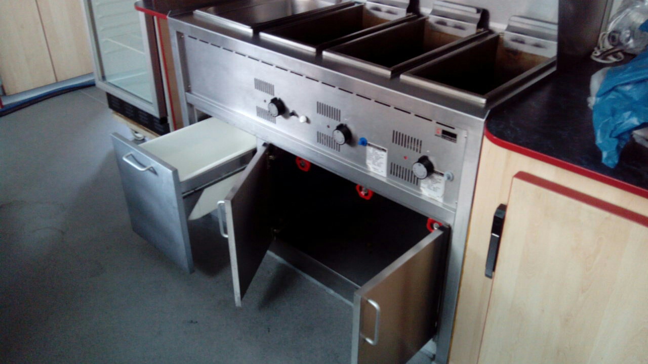 Montazni objekat za brzu hranu -imbiss.